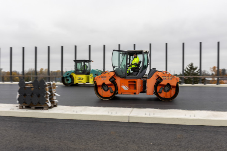 FOTOGALERIE: D1 u Přerova finišuje. Klíčový úsek se otevře před Vánoci