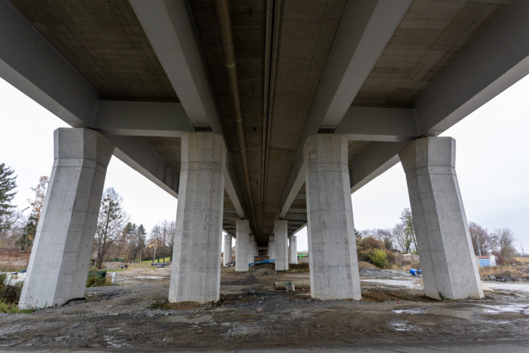 FOTOGALERIE: D1 u Přerova finišuje. Klíčový úsek se otevře před Vánoci