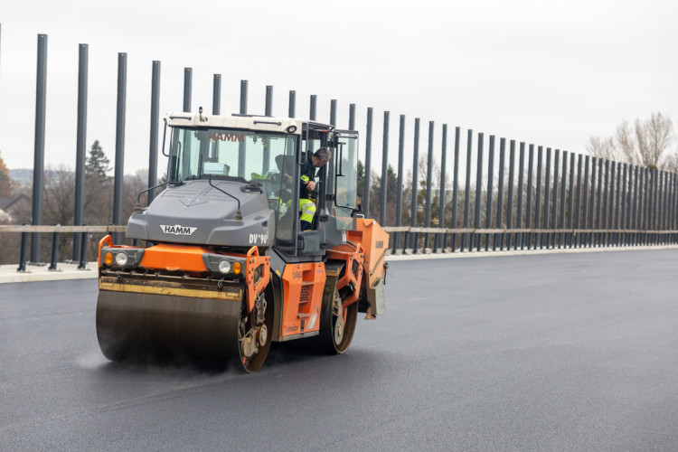 FOTOGALERIE: D1 u Přerova finišuje. Klíčový úsek se otevře před Vánoci