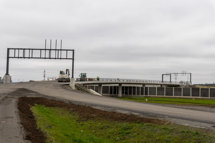 FOTOGALERIE: D1 u Přerova finišuje. Klíčový úsek se otevře před Vánoci