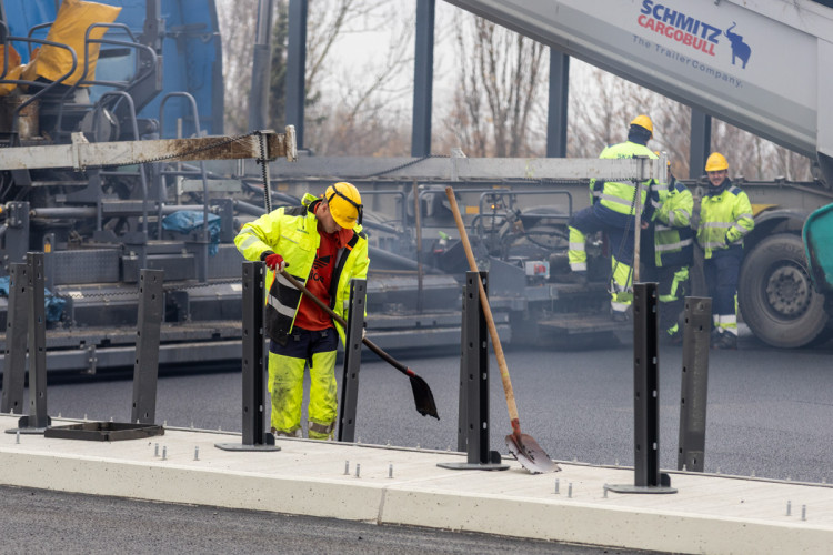 FOTOGALERIE: D1 u Přerova finišuje. Klíčový úsek se otevře před Vánoci