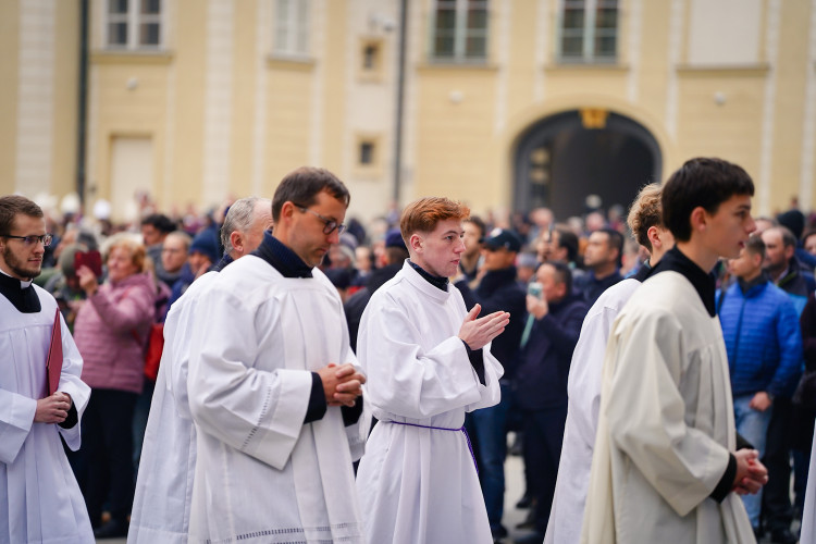 FOTOGALERIE: Pohřeb kardinála Dominika Duky