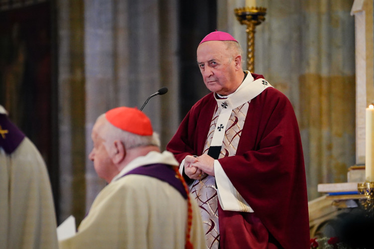 FOTOGALERIE: Pohřeb kardinála Dominika Duky