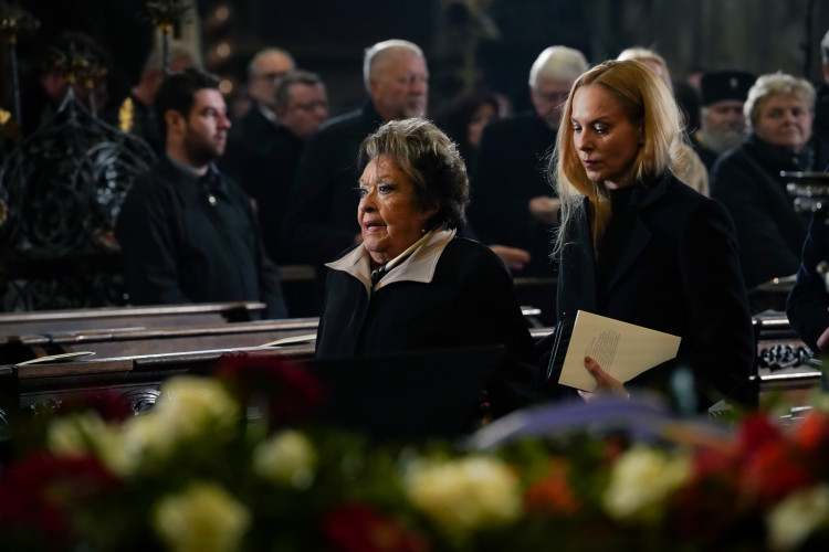 FOTOGALERIE: Pohřeb kardinála Dominika Duky