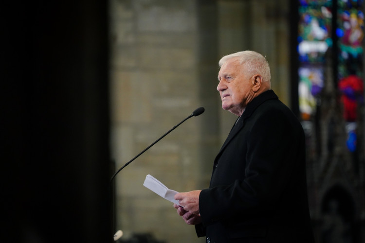 FOTOGALERIE: Známé tváře na Dukově pohřbu