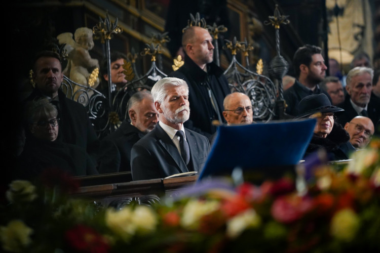 FOTOGALERIE: Známé tváře na Dukově pohřbu