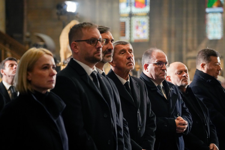 FOTOGALERIE: Známé tváře na Dukově pohřbu