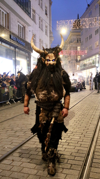 FOTOGALERIE: Malá Krampus show prošla Brnem,