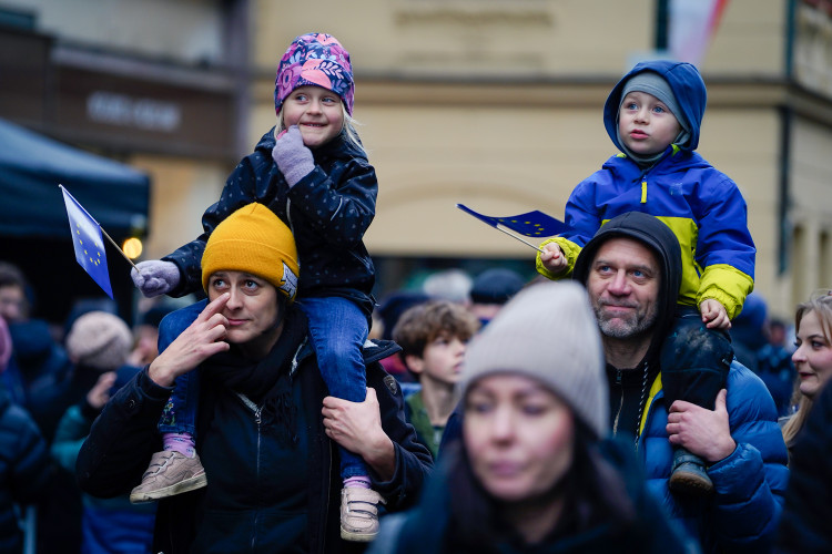FOTOGALERIE: Nekonečný proud lidí. 17. listopad na Národní