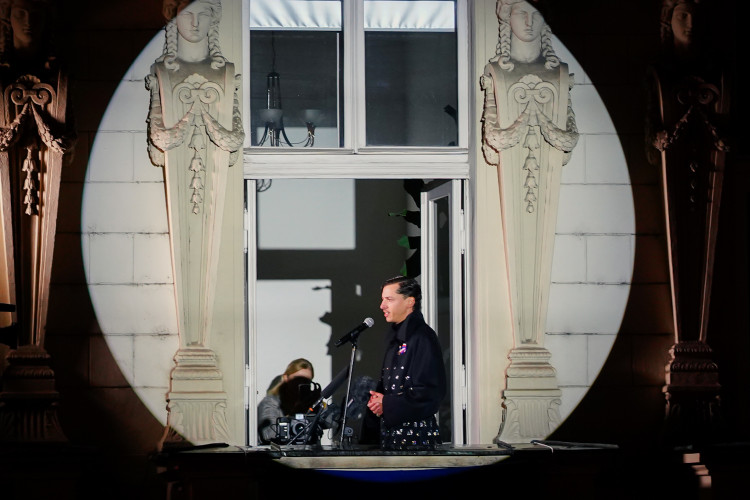 FOTOGALERIE: Nekonečný proud lidí. 17. listopad na Národní