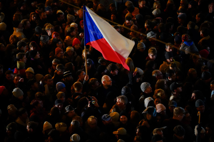FOTOGALERIE: Nekonečný proud lidí. 17. listopad na Národní