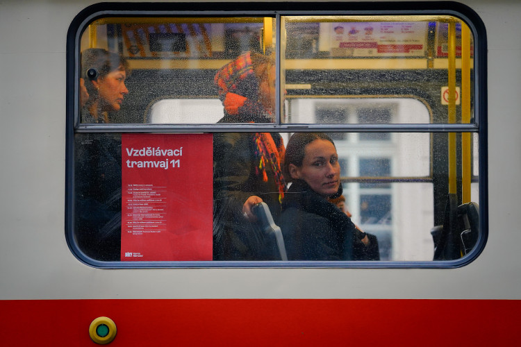 FOTOGALERIE: Nekonečný proud lidí. 17. listopad na Národní