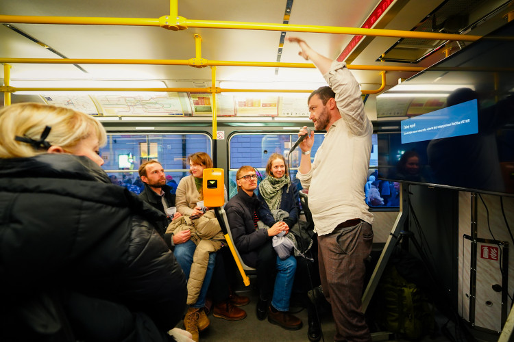 FOTOGALERIE: Nekonečný proud lidí. 17. listopad na Národní