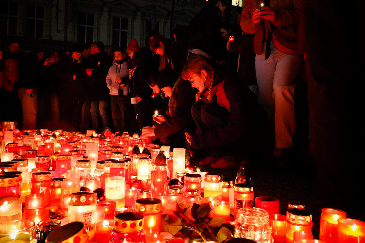 FOTOGALERIE: Nekonečný proud lidí. 17. listopad na Národní