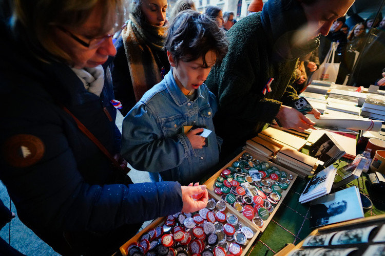 FOTOGALERIE: Nekonečný proud lidí. 17. listopad na Národní