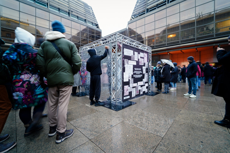 FOTOGALERIE: Nekonečný proud lidí. 17. listopad na Národní