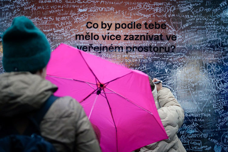 FOTOGALERIE: Nekonečný proud lidí. 17. listopad na Národní
