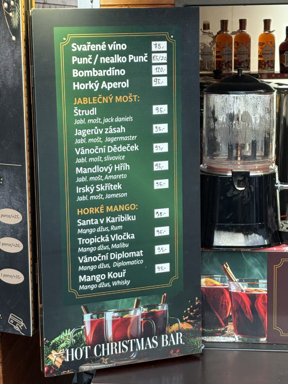 FOTO: Kolik stojí svařák, bramborák nebo Turbomošt? Drbna zmapovala ceny na Zelňáku