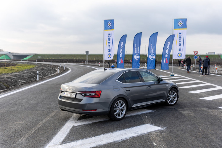 FOTOGALERIE: Nová D35 u Olomouce se otevírá do plného provozu