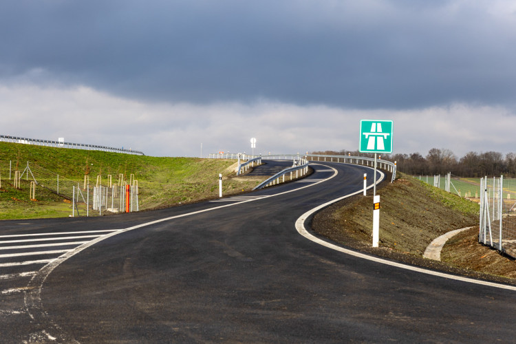 FOTOGALERIE: Nová D35 u Olomouce se otevírá do plného provozu