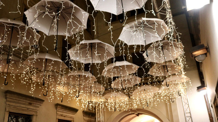 FOTO: V srdci Brna dnes zazářily vánoční stromy. Podívaná přilákala tisíce lidí