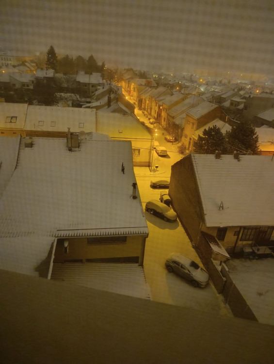 FOTO: Brno a okolí dnes zasypal sníh. Podívejte se, jak to na jižní Moravě vypadalo