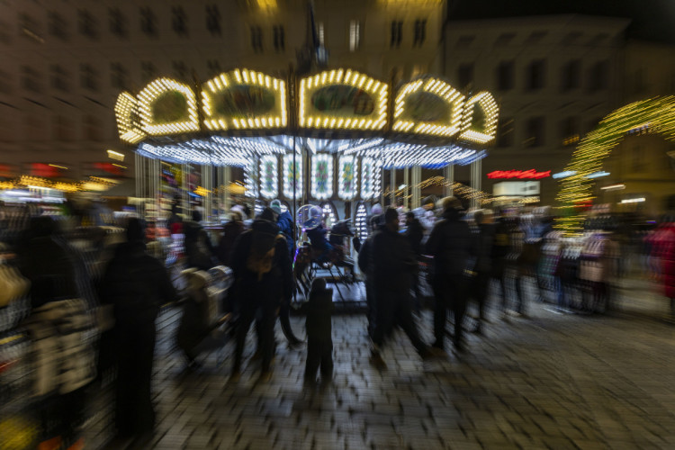 FOTOGALERIE: Vánoční trhy v Olomouc zahájilo rozsvícení stromu