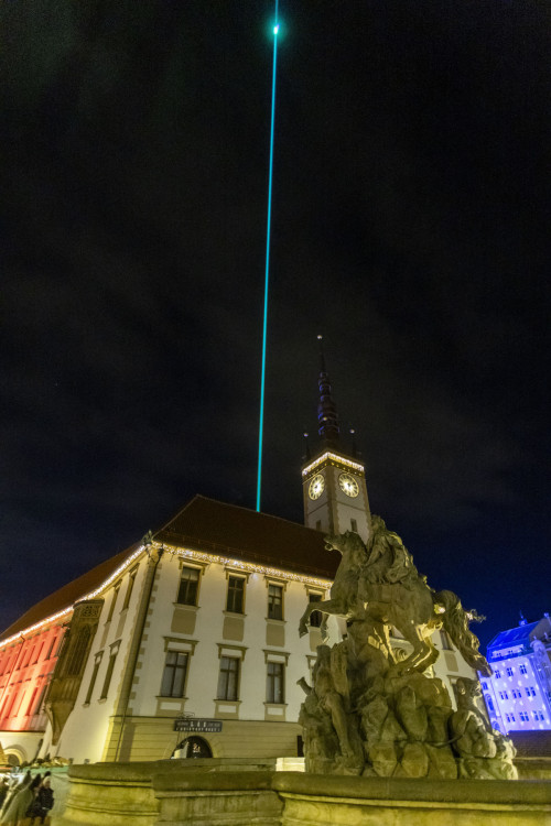 FOTOGALERIE: Vánoční trhy v Olomouc zahájilo rozsvícení stromu