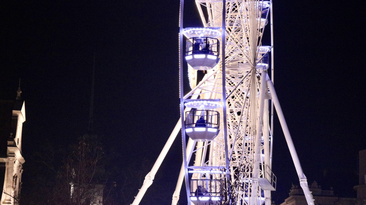 FOTO: Krasobruslaři slavnostně zahájili provoz kluziště na Moravském náměstí