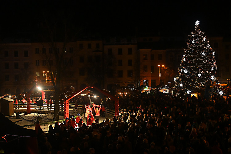 Slavnostní rozsvícení vánočního stromu v Jihlavě