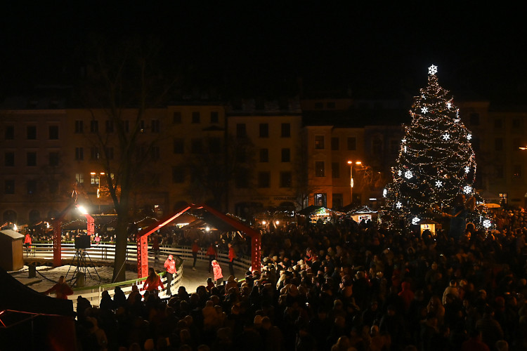 Slavnostní rozsvícení vánočního stromu v Jihlavě
