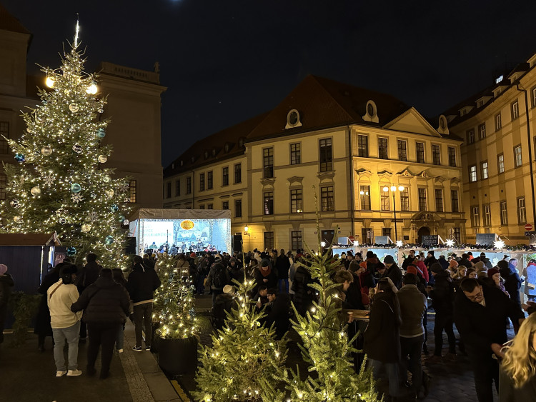 FOTOGALERIE: Vánoční trhy na Mariánském náměstí