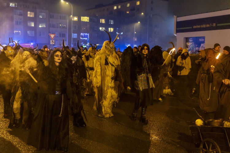 FOTOGALERIE: Mikulášský průvod v Přerově přilákal davy diváků