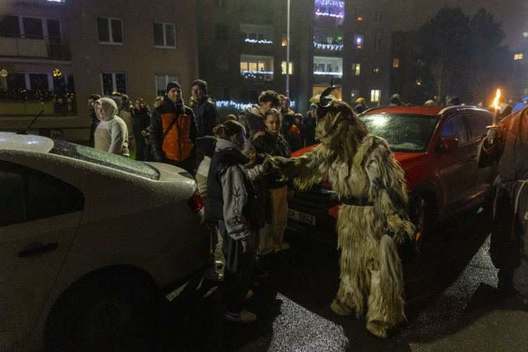 FOTOGALERIE: Mikulášský průvod v Přerově přilákal davy diváků