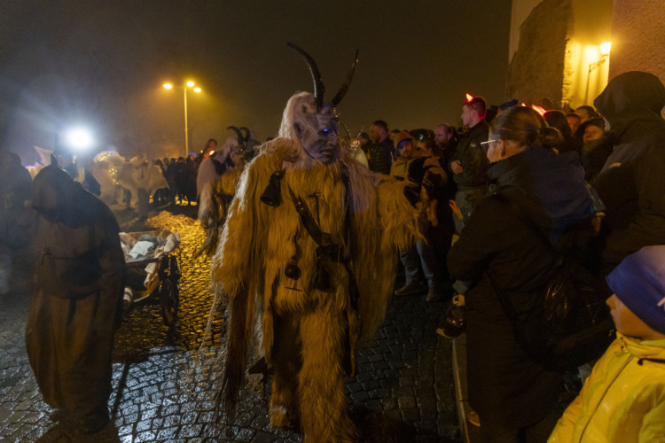 FOTOGALERIE: Mikulášský průvod v Přerově přilákal davy diváků