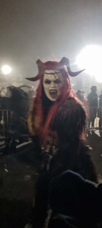 Stovky krampusů v Budějcích. Podívejte se, jak vypadal pekelný průvod