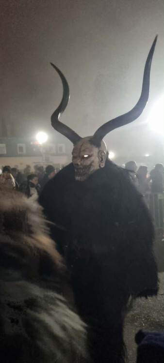 Stovky krampusů v Budějcích. Podívejte se, jak vypadal pekelný průvod