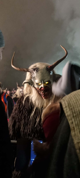 Stovky krampusů v Budějcích. Podívejte se, jak vypadal pekelný průvod