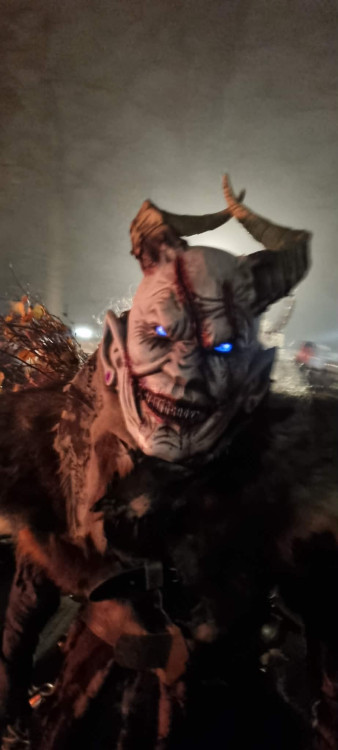Stovky krampusů v Budějcích. Podívejte se, jak vypadal pekelný průvod