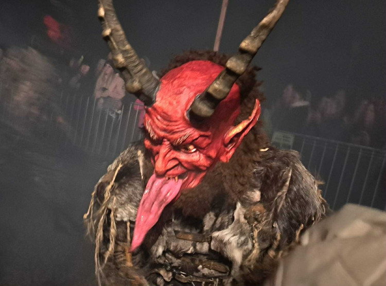 Stovky krampusů v Budějcích. Podívejte se, jak vypadal pekelný průvod