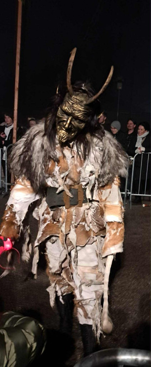 Stovky krampusů v Budějcích. Podívejte se, jak vypadal pekelný průvod