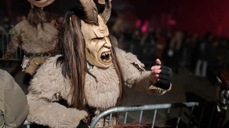 Stovky krampusů v Budějcích. Podívejte se, jak vypadal pekelný průvod