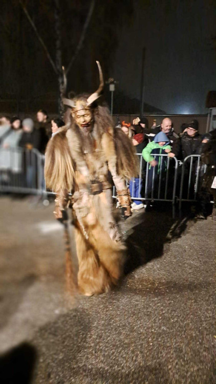 Stovky krampusů v Budějcích. Podívejte se, jak vypadal pekelný průvod