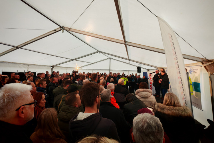 FOTO: Nové dálnice D1 a D55 po slavnostním otevření slouží řidičům