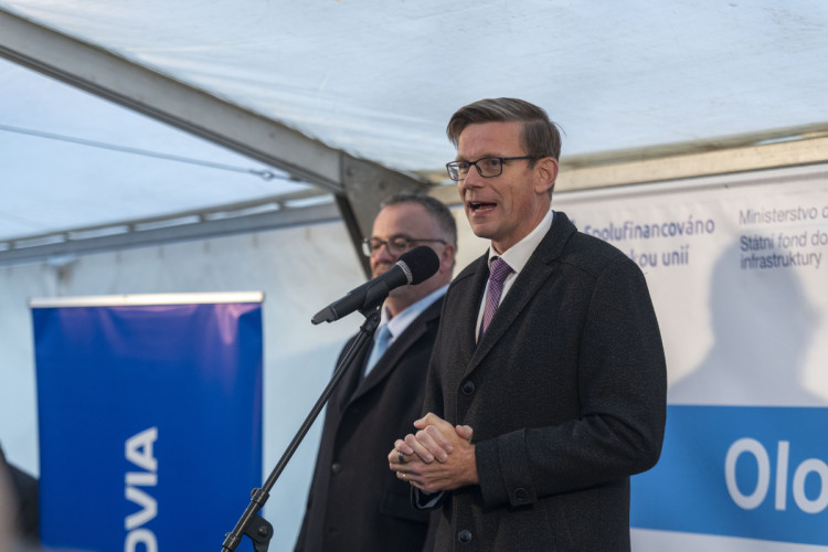 FOTO: Nové dálnice D1 a D55 po slavnostním otevření slouží řidičům