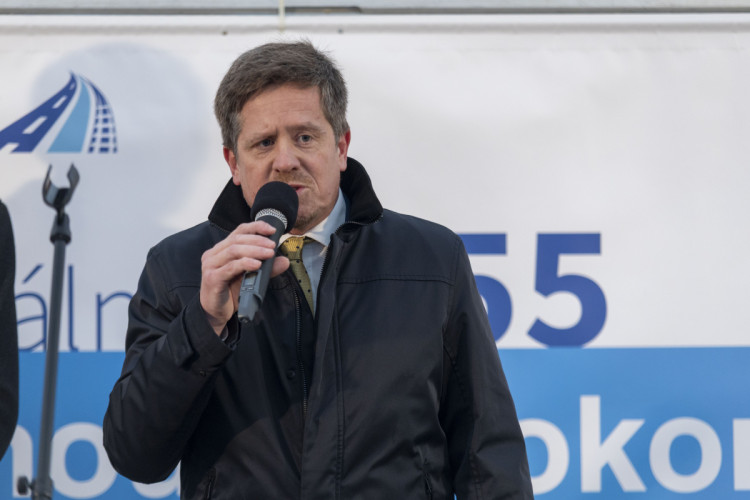 FOTO: Nové dálnice D1 a D55 po slavnostním otevření slouží řidičům