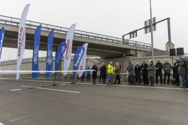 FOTO: Nové dálnice D1 a D55 po slavnostním otevření slouží řidičům