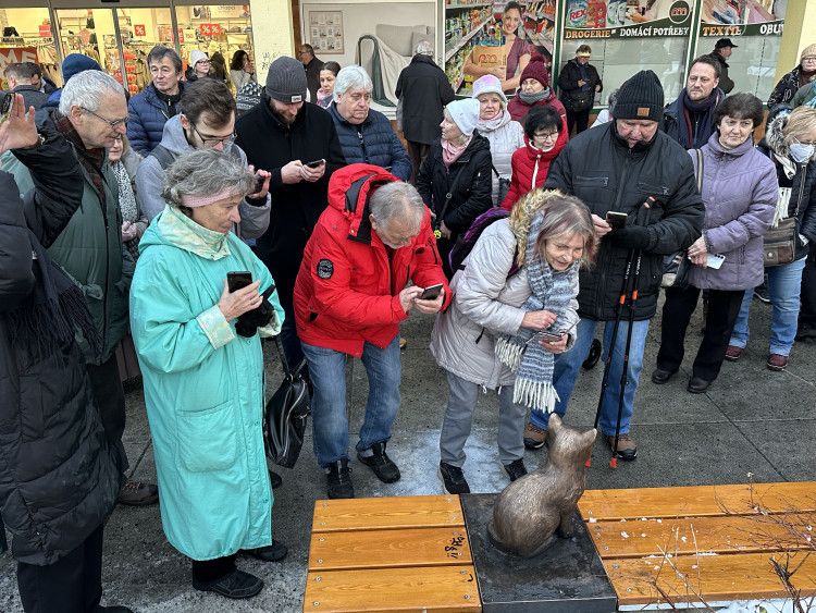 FOTOGALERIE: Socha kocoura Mikeše na Sofijském náměstí