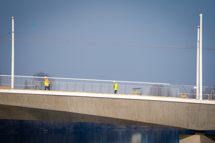 FOTOGALERIE: Zatěžovací zkouška Dvoreckého mostu