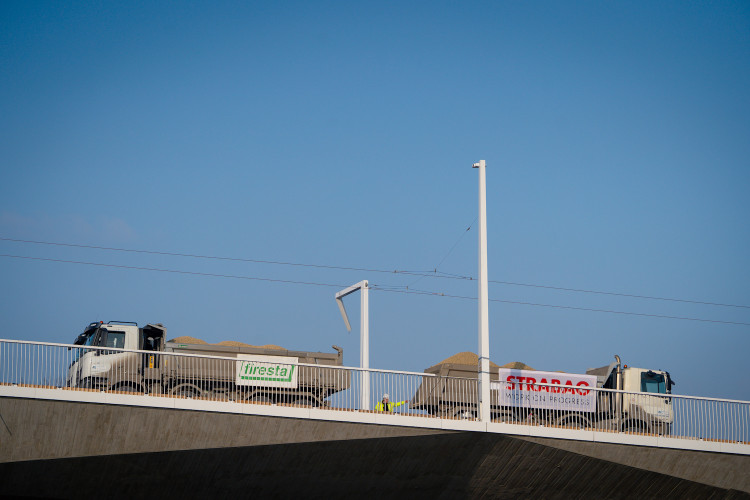 FOTOGALERIE: Zatěžovací zkouška Dvoreckého mostu